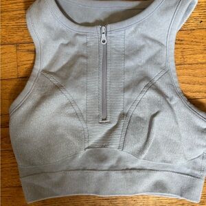 Gray Ribbed Zip-Up Crop Top - Sports bra